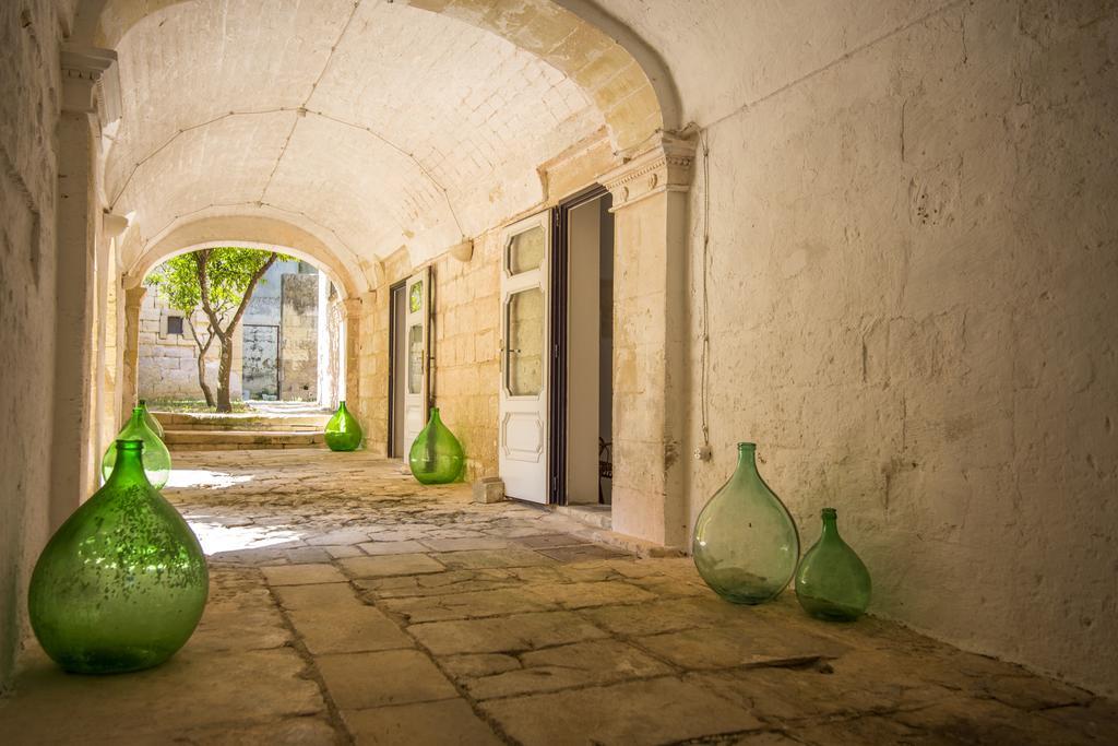 Castello Di Casamassella Acomodação com café da manhã Exterior foto