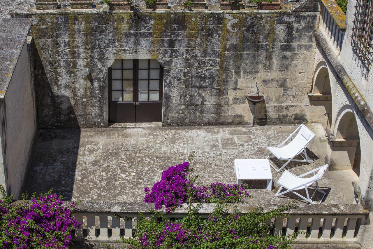 Castello Di Casamassella Acomodação com café da manhã Exterior foto